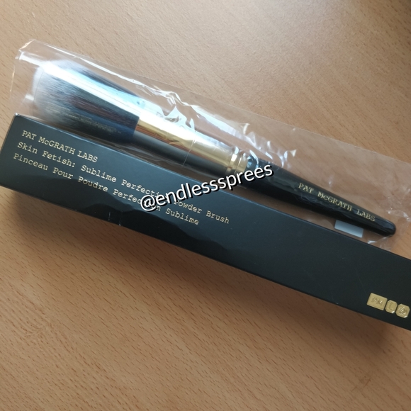 Pat McGrath Skin Fetish: Sublime Perfection Powder Brush - Picture 3 of 3
